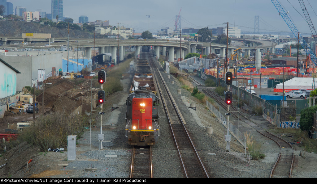 UP 1004 Leads the LSF51